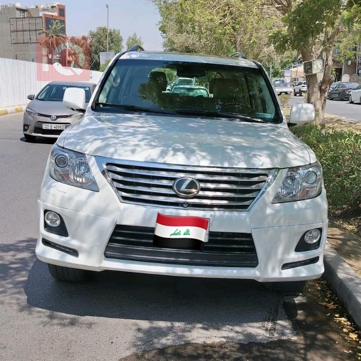 لێکزس LX